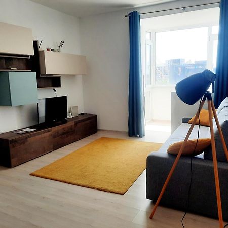 Cozy Apartment At Gara De Nord Bucareste Exterior foto